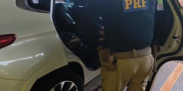 PRF prende motorista com mais de 20 quilos de maconha na BR-153, em Ourinhos “Assista o vídeo”