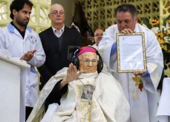 Ratinho e Pimentel decretam luto de 3 dias pela morte de arcebispo emérito de Curitiba