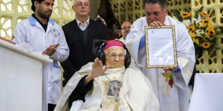Governador Ratinho Junior decretou luto oficial em homenagem a Dom Pedro Fedalto, que morreu aos 100 anos no sábado (26). (Foto: Ricardo Marajó/Secom)