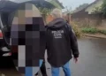 Polícia Civil cumpre mandado de prisão definitiva contra condenado a 29 anos por roubo, tráfico e uso de documento falso em Jacarezinho “Assista o vídeo”