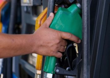 Governo amplia redução de impostos de gasolina e diesel; veja valor por litro