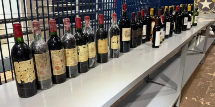 Garrafas de vinho sem documentação são apreendidas na BR-277, no Paraná