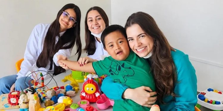 CEO de Santo Antônio da Platina realiza 122 atendimentos infantis em setembro, incluindo crianças com TEA