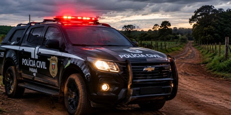 Suspeito de matar colega com machado e marreta é preso escondido em caçamba de caminhonete em Carlópolis