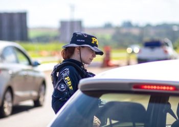 PRF reforça fiscalização nas rodovias federais do Paraná durante feriado de Nossa Senhora Aparecida