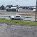 Ciclista escapa por pouco após caminhonete capotar na BR-163, no Paraná