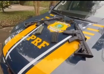 PRF encontra dois fuzis ocultos no painel de veículo durante fiscalização na BR-376 “Assista o vídeo”