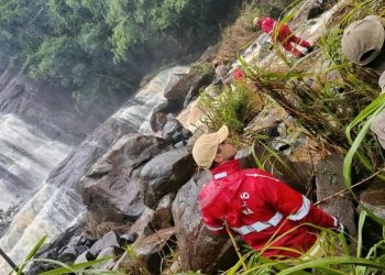 Cachoeira Véu da Noiva recebe treinamento de emergência do Corpo de Bombeiros em Ribeirão Claro