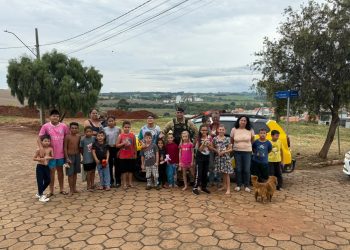 Ação solidária entre Polícia Militar e comerciantes leva alegria a mais de 500 crianças em Joaquim Távora – PR