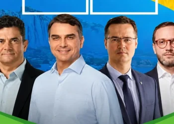 Flávio Bolsonaro reúne Moro, Deltan e Filipe Barros em encontro com prefeitos no Paraná
